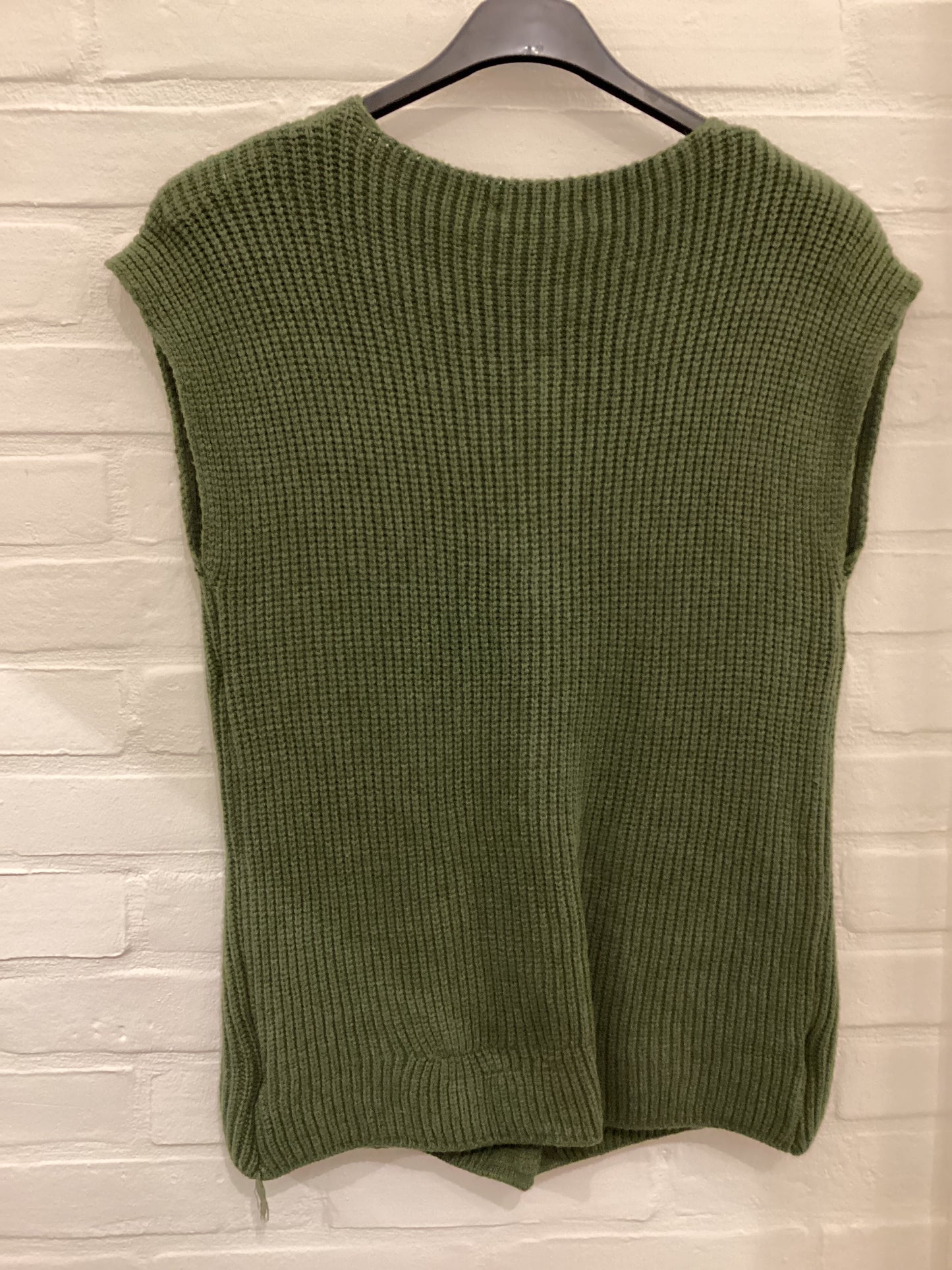 Sleeveless Cardigan