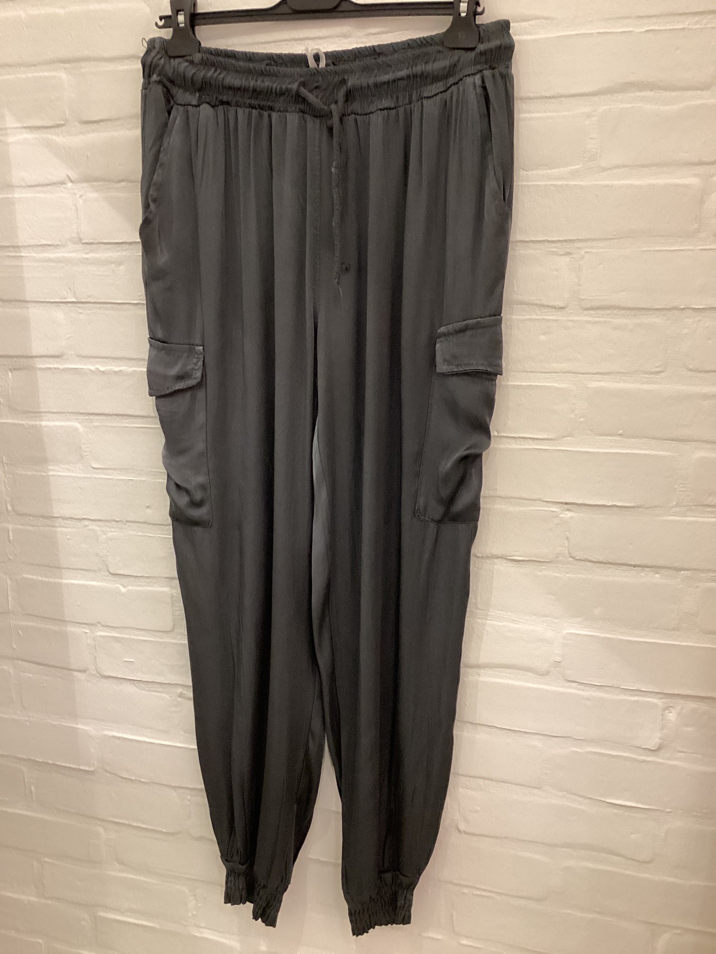 Satin cuffed cargo pants / Trousers