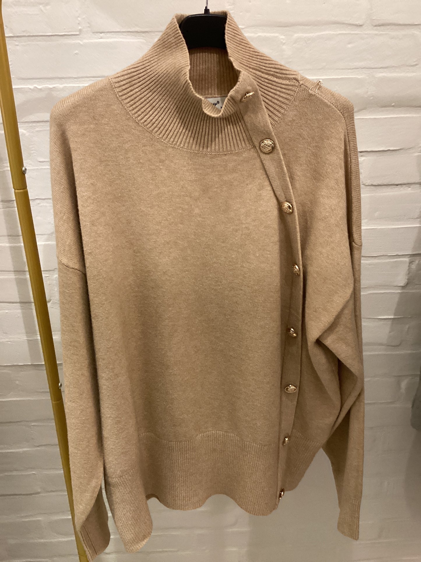 Jumper Side gold buttons knit