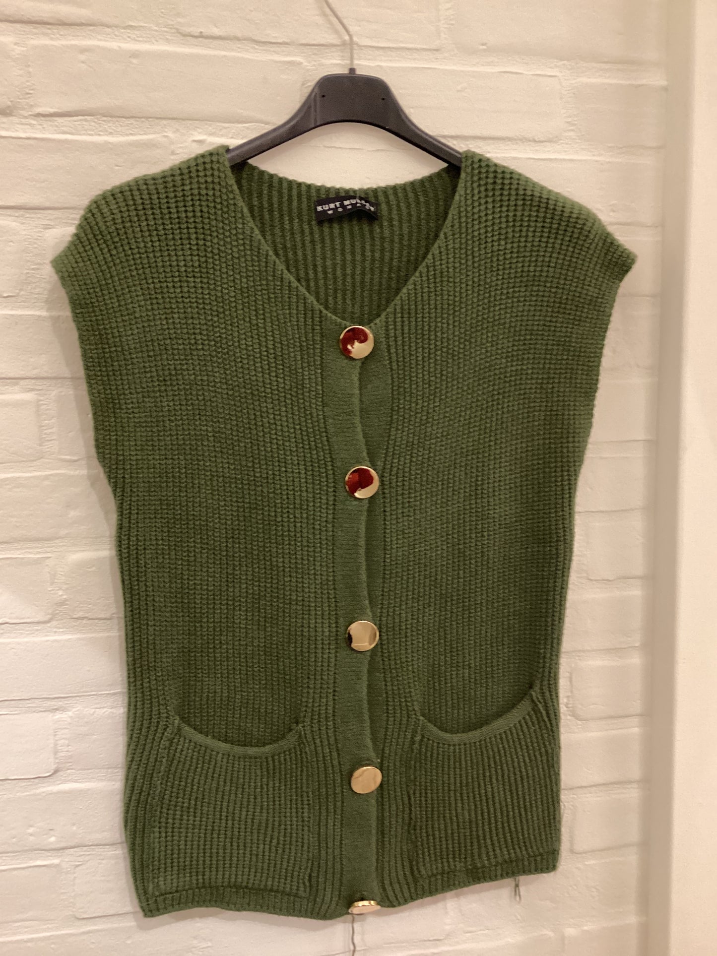 Sleeveless Cardigan