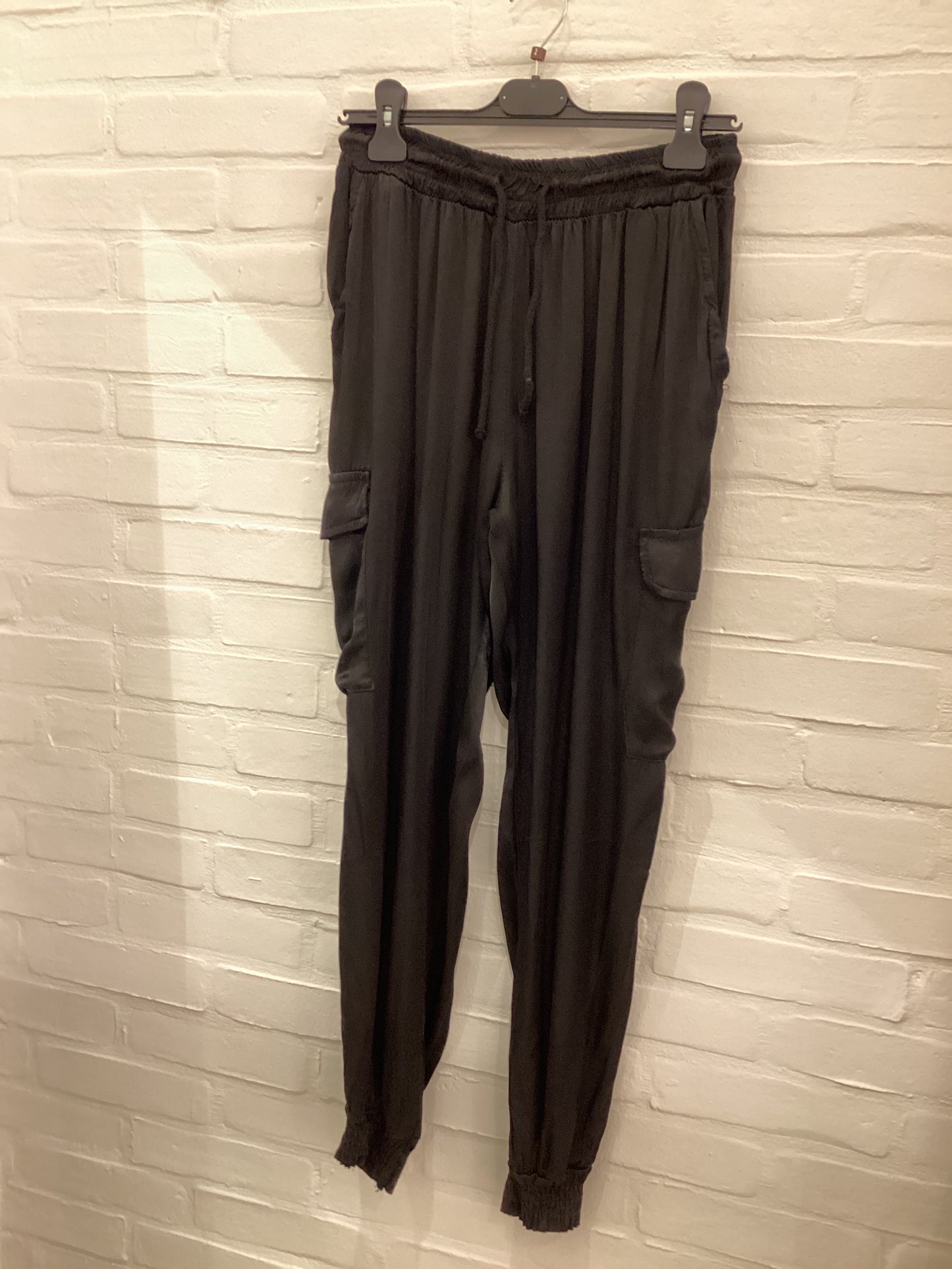 Satin cuffed cargo pants / Trousers